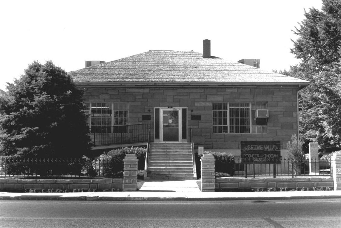 Huricane Library - City Hall