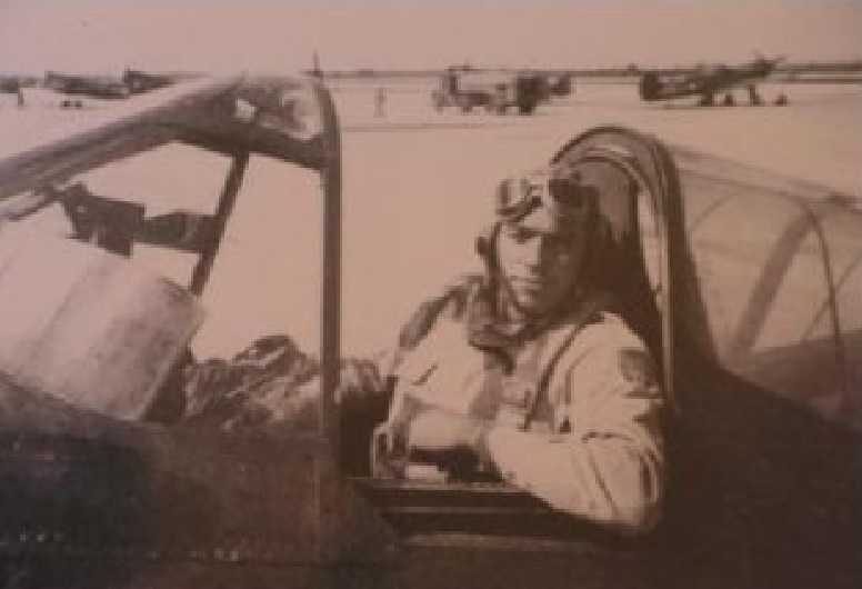 Lincoln Delmar Bundy in a plane