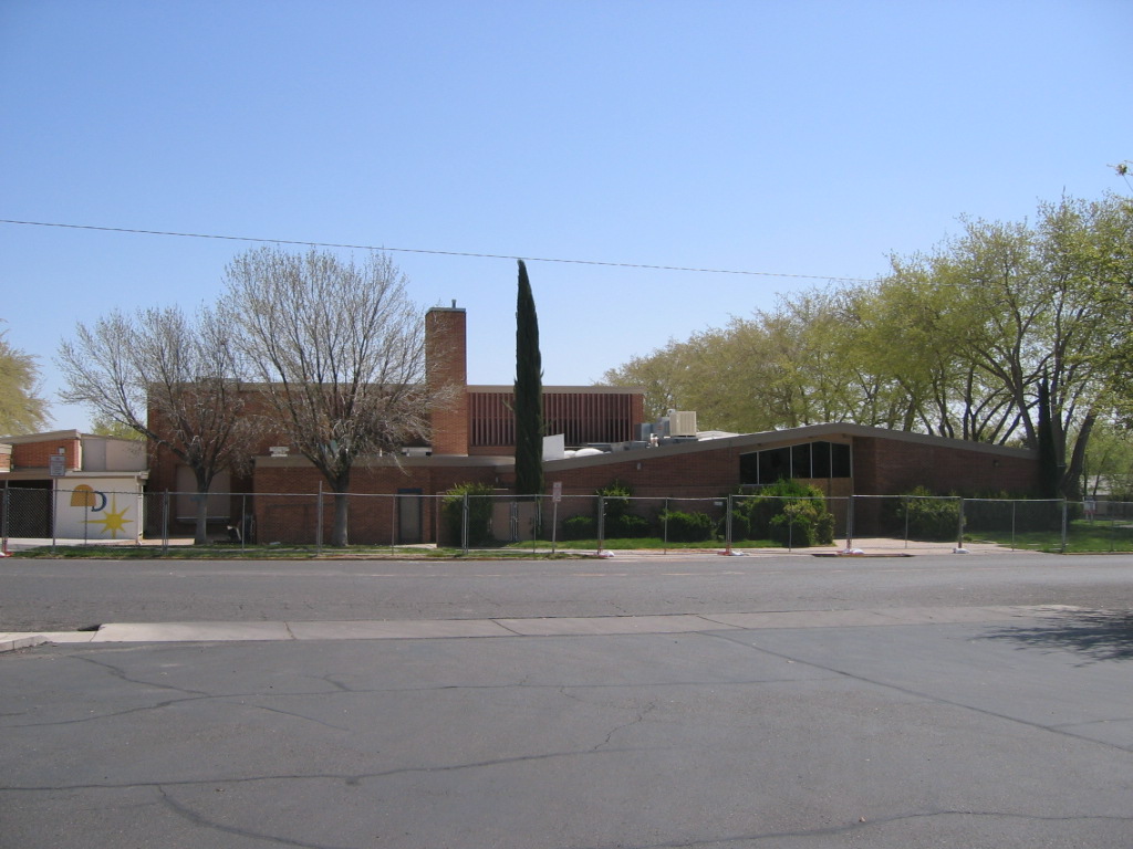 Photo of the front of the old West Elementary School in St George