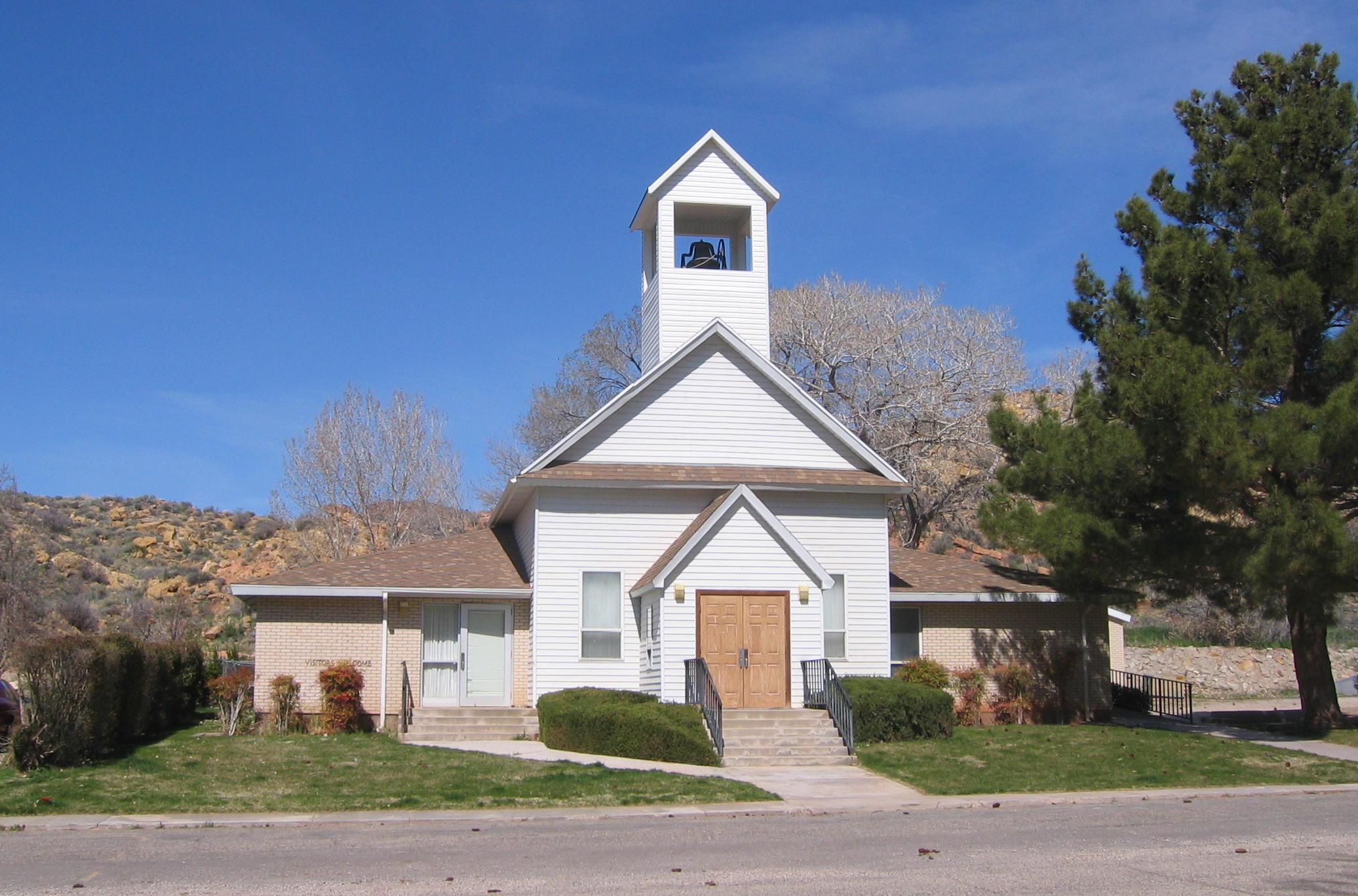Front of the old Gunlock church building
