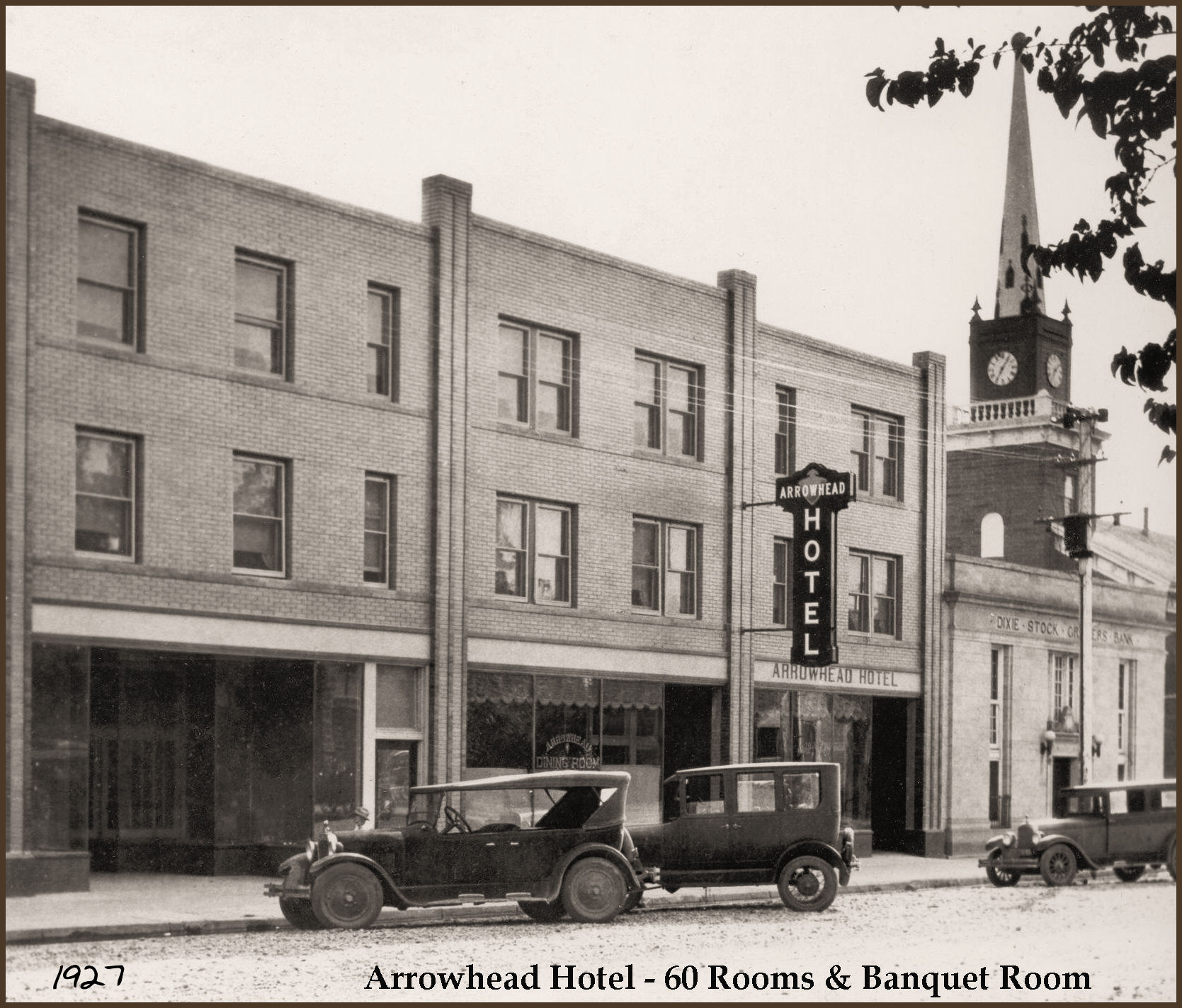 Arrowhead Hotel front on Tabernacle