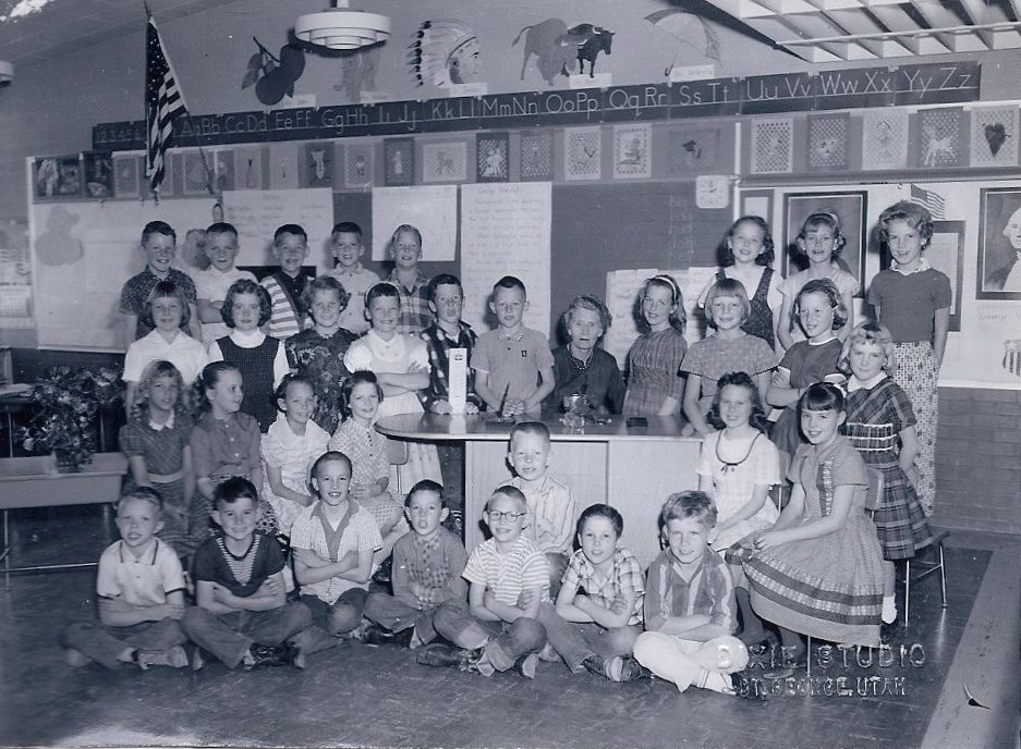 Miss Agnes Wilson's 1961-1962 second grade class at East Elementary School