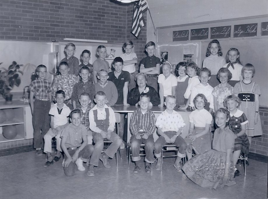 Mrs. Virginia Boyack's 1961-1962 fourth grade class at East Elementary School