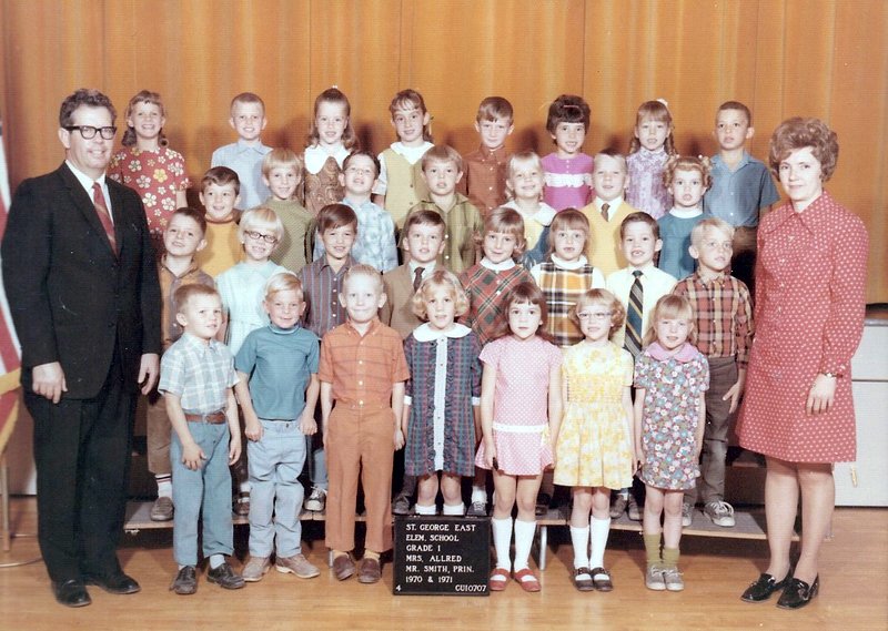 Mrs. Elaine Allred 's 1970-1971 first grade class at East Elementary School
