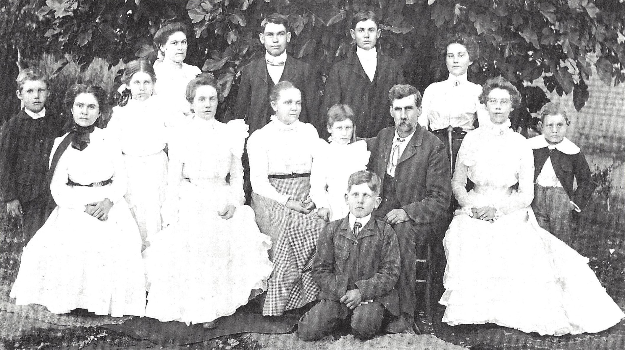 The George & Cornelia Brooks family in 1901
