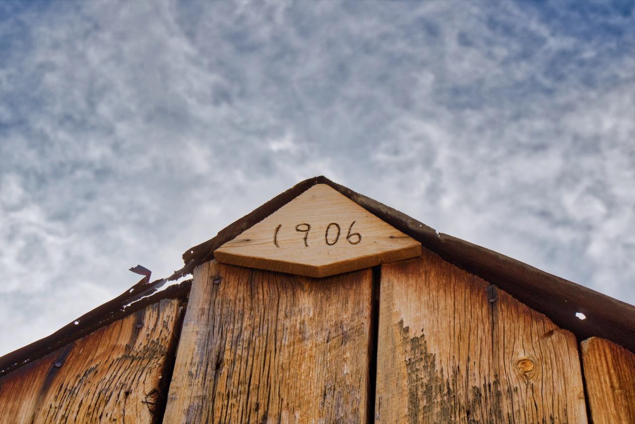 The 1906 plague on the shed at the Jump Up Cabin