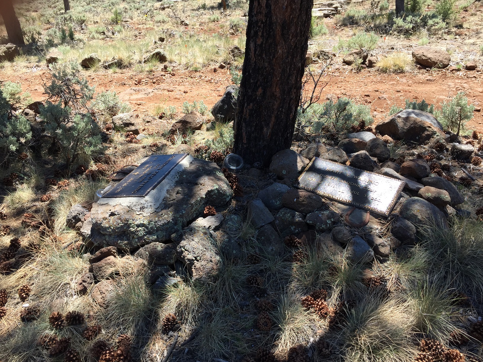 Graves of Jonathan Deyo & Mary V. Waring at the Waring cabin