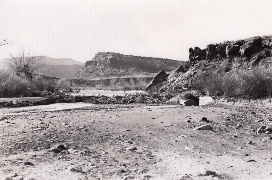 Remains of the original 1916 dam at Shem
