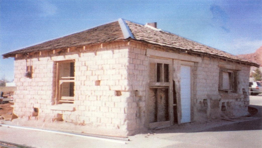 Adobe Post Office in Ivins