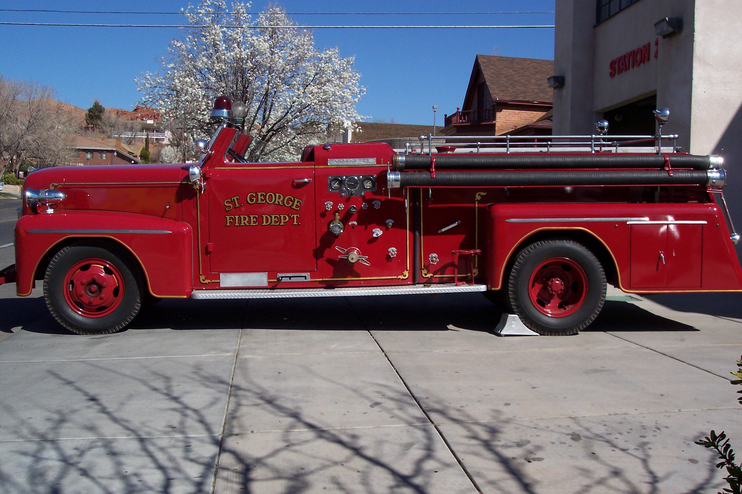 1949 Ahrens Fox fire engine