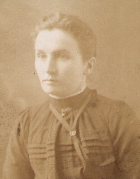 Esther Barnes Mudd