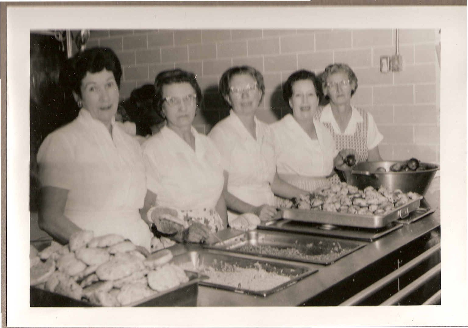 WCHS-00264 West Elementary School 1960-1965 Cooks