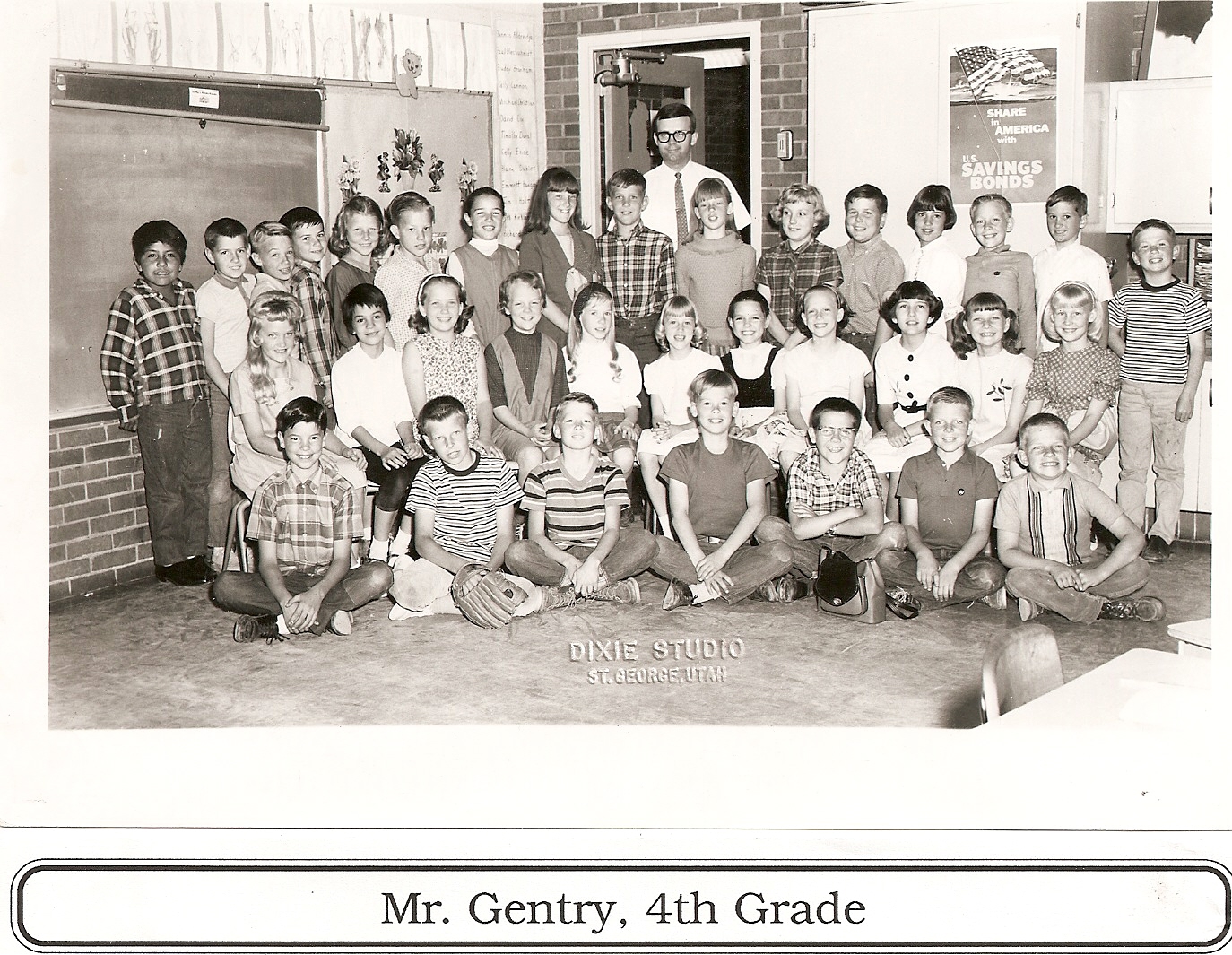 WCHS-00281 Mr. Raymond Gentry's 1965-1966 Fourth Grade Class