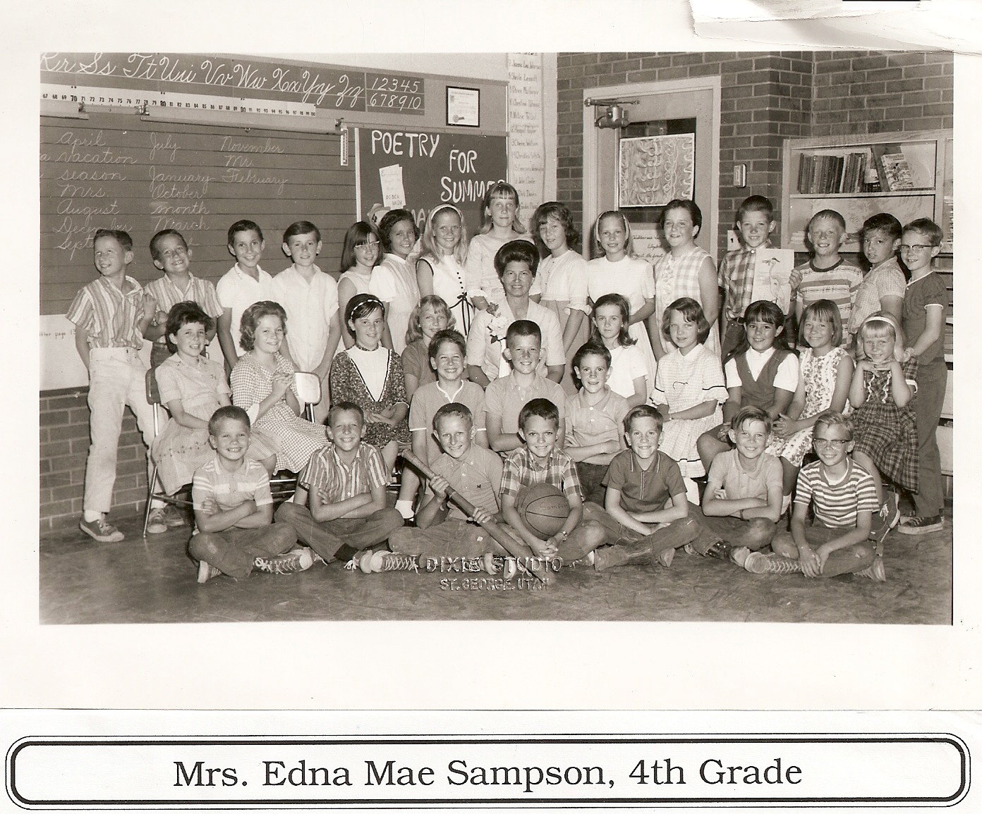 WCHS-00282 Mrs. Edna Mae Sampson's 1965-1966 Fourth Grade Class