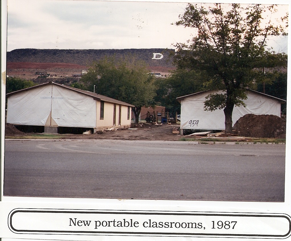 WCHS-00291 Two new portable classrooms being installed at West Elementary School in 1987