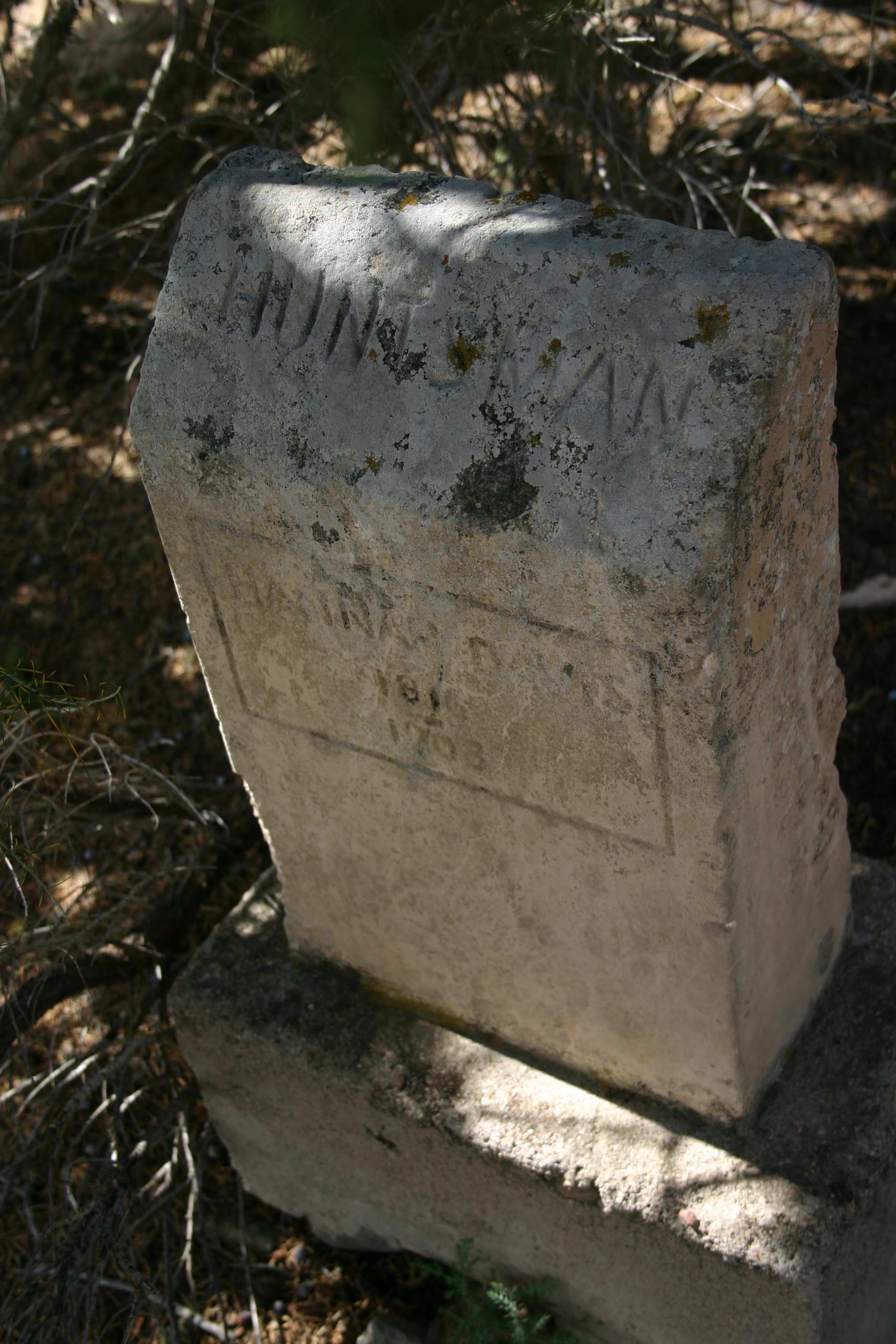 Hannah Davis Huntsman gravestone at the Hebron Cemetery