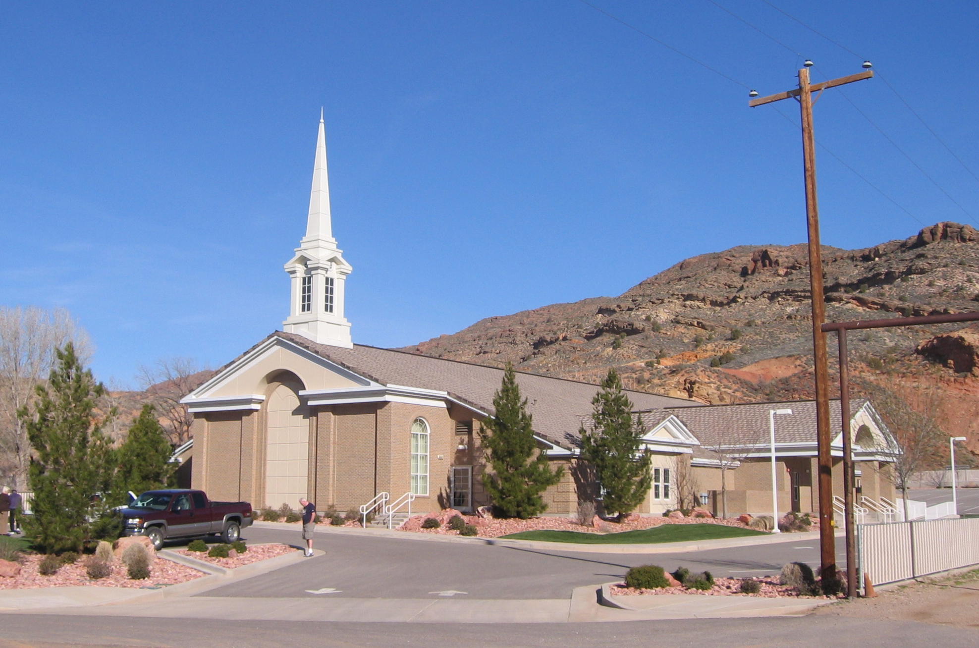 Front of the new Gunlock church building