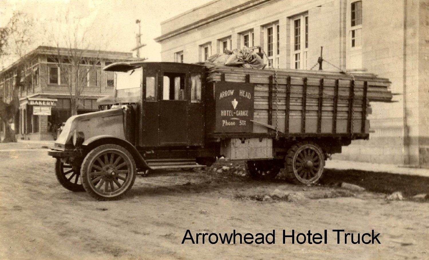 The Arrowhead Hotel-Garage truck