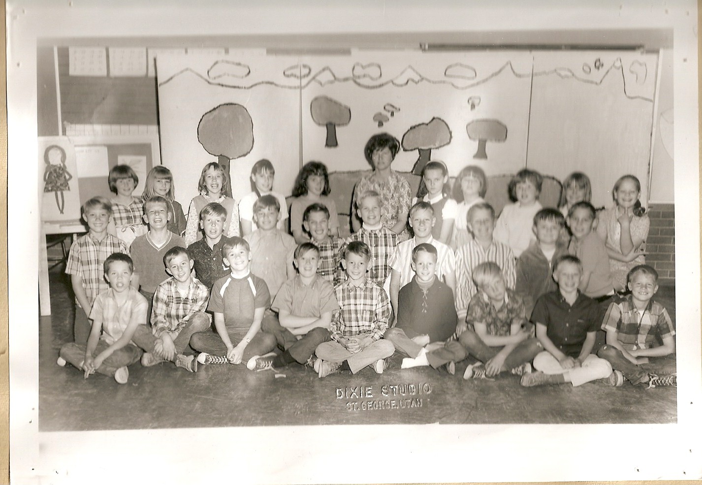 Mrs. Edna Mae Sampson's 1966-1967 fourth grade class