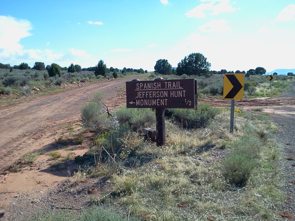 Spanish Trail: Jefferson Hunt Monument 1/2 sign
