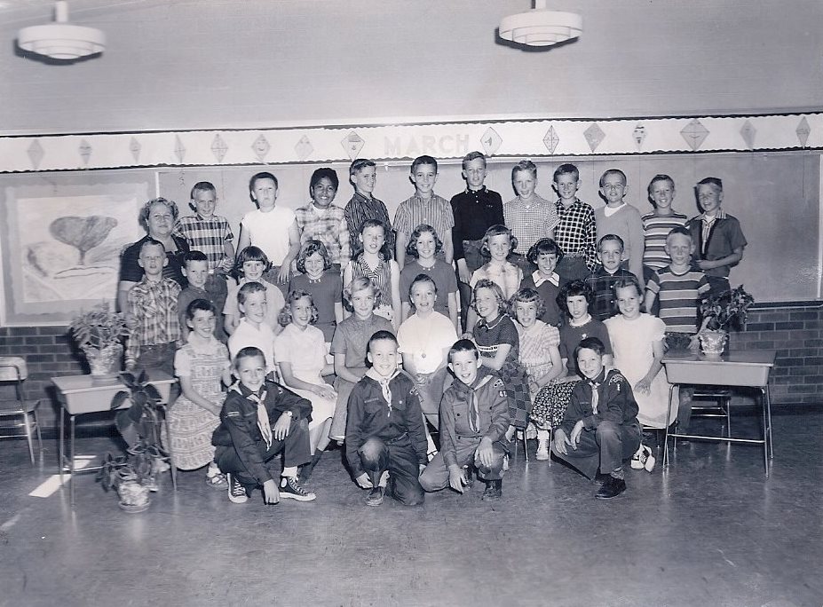 Mrs. Virginia Boyack's 1958-1959 fourth grade class at East Elementary School