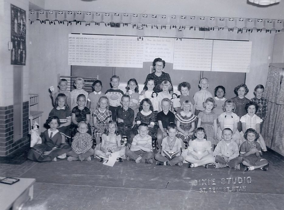 Mrs. Verna H. Schmutz' 1961-1962 first grade class at East Elementary School