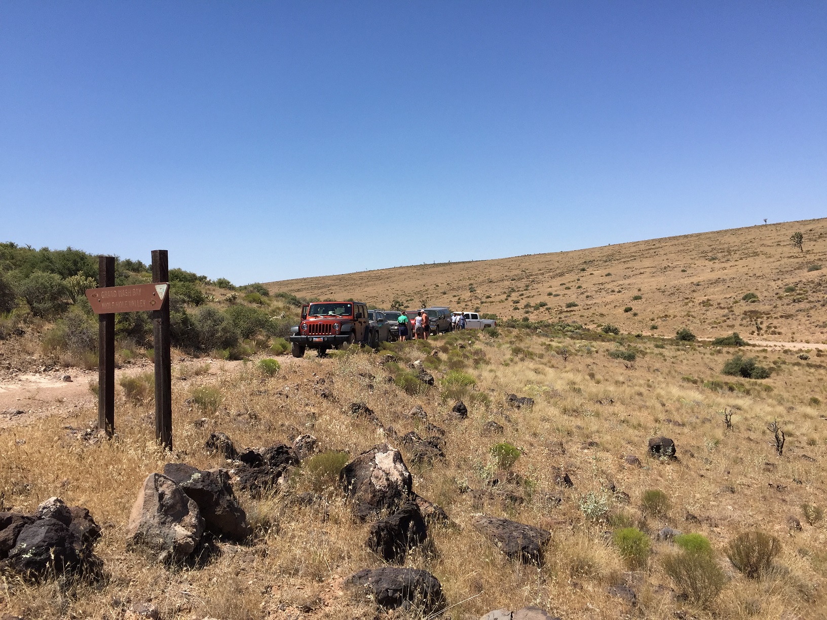 Cars gathered before starting up Nutter Twists Road on the Arizona Strip