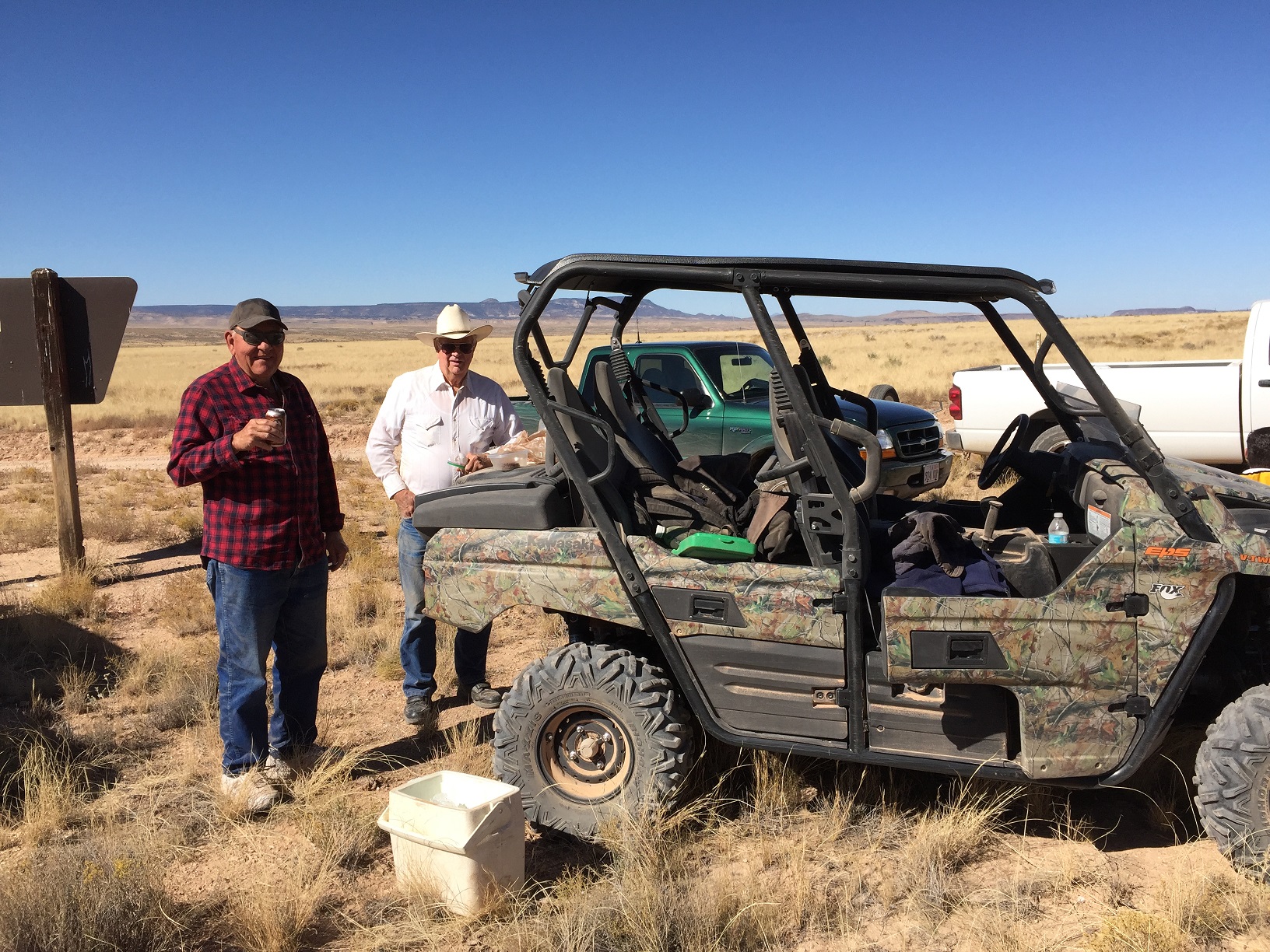 Thad Stewart and Ken Peterson getting lunch on a Temple Trail field trip