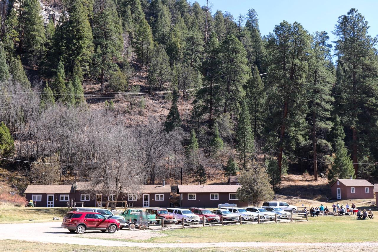 DASIA field trip people & their cars at the Big Springs Rental Cabins