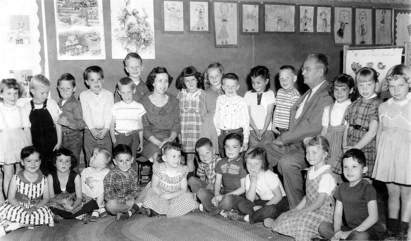 Mrs. Hazel Fawson's 1959-1960 kindergarten class at West Elementary School