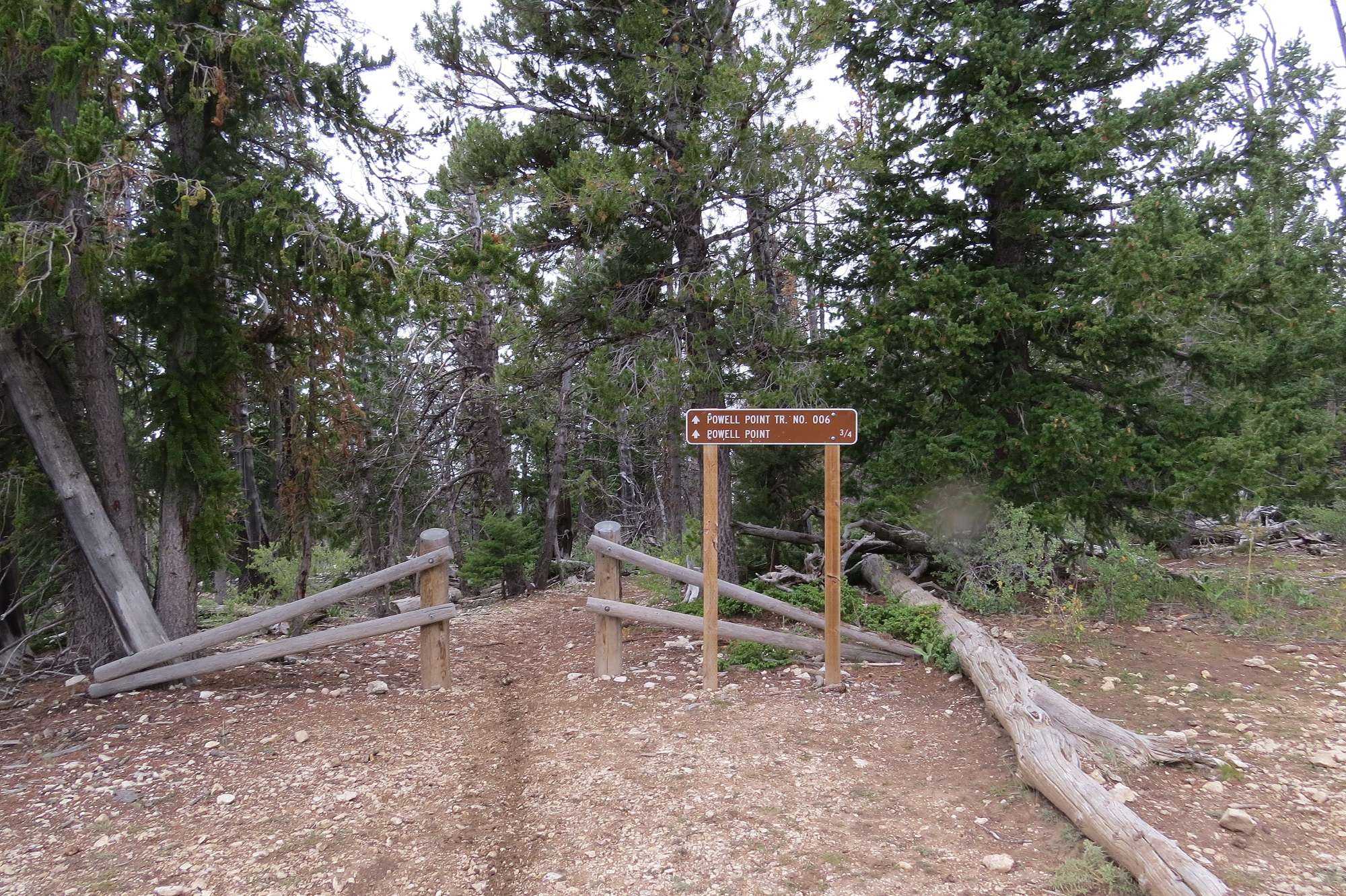 Entrance to the Powell Point trail