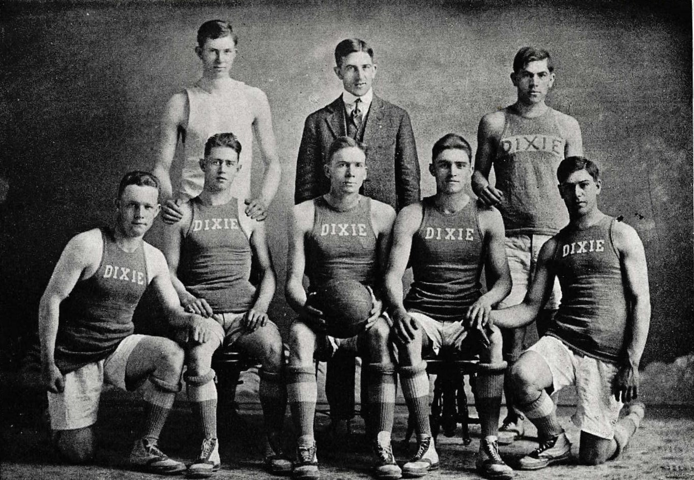 The Dixie Normal College basketball team in 1915-1916
