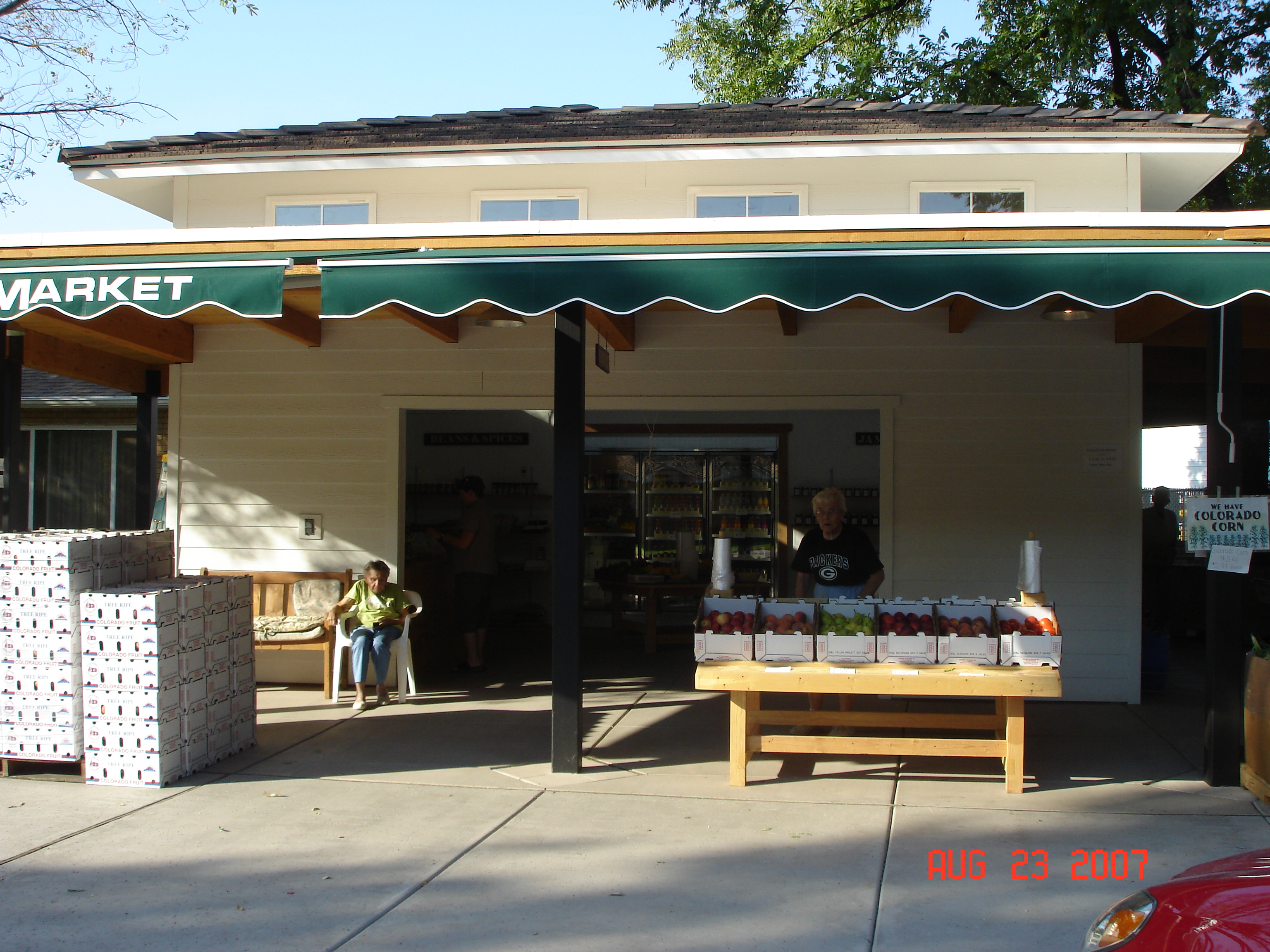 Front of the new Frei's Fruit Market in Santa Clara