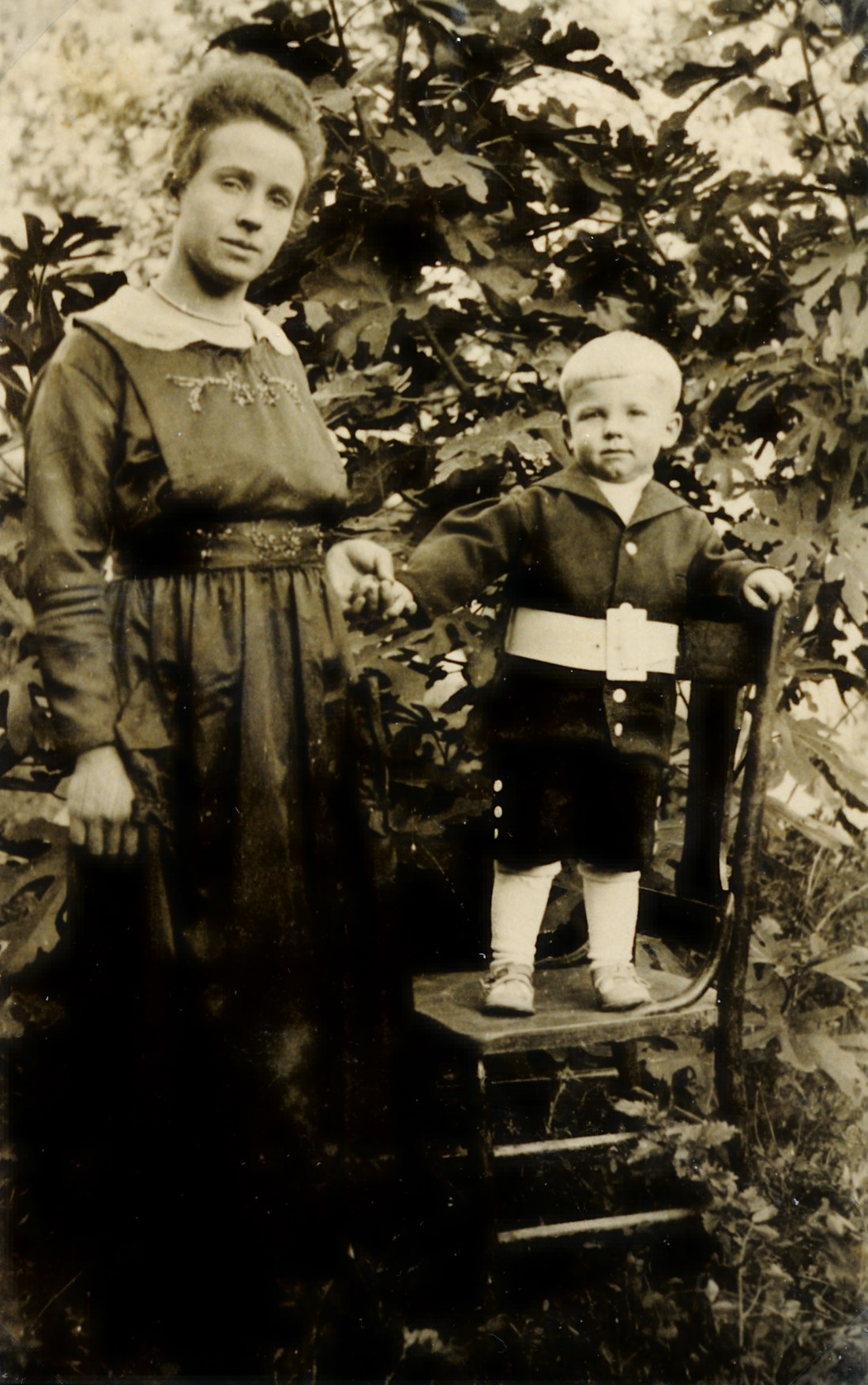 Jessie Lenora Frei Hafen and her young son, Landon Hafen Frei