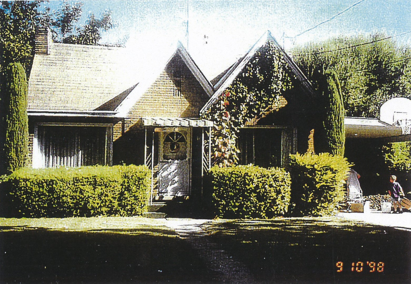 The Elgin & Vivian Graff home on September 10, 1998